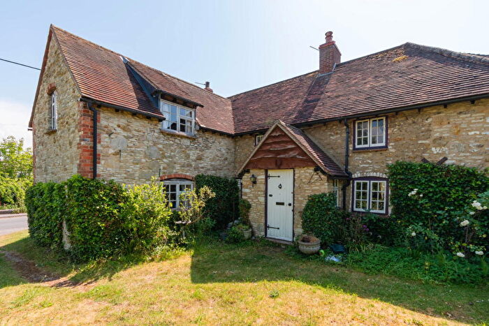 5 Bedroom Detached House For Sale In High Street, Chalgrove, Oxford, OX44