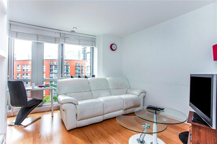Apartment To Rent In Fairmont Avenue, London, E14