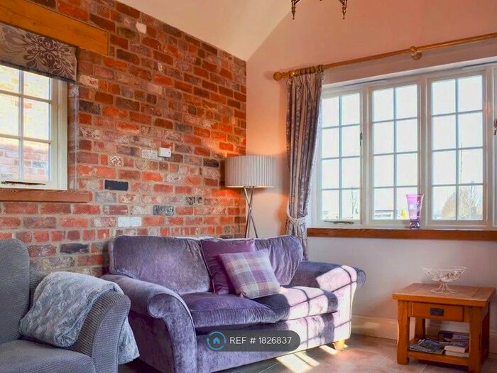 1 Bedroom Detached House To Rent In Holtby Lane, Holtby, York, YO19