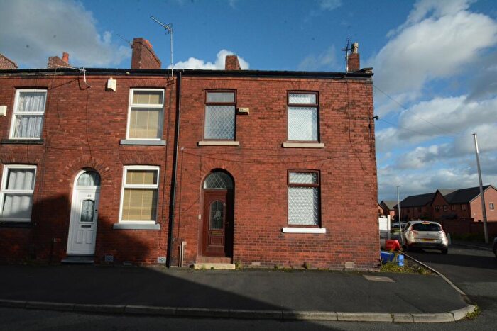 3 Bedroom End Of Terrace House For Sale In Ashton Hill Lane, Droylsden, M43