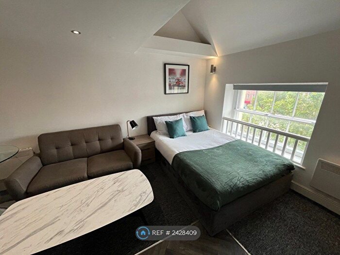 Studio To Rent In The Square, Retford, DN22