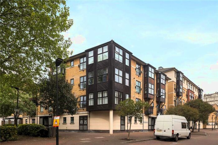 2 Bedroom Flat To Rent In Munnings House, Portsmouth Mews, London, E16