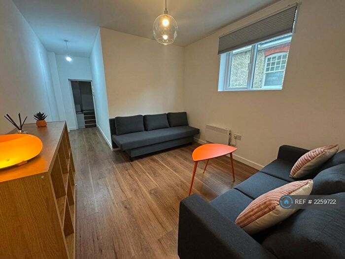 1 Bedroom Flat To Rent In Hornsey Road, London, N7