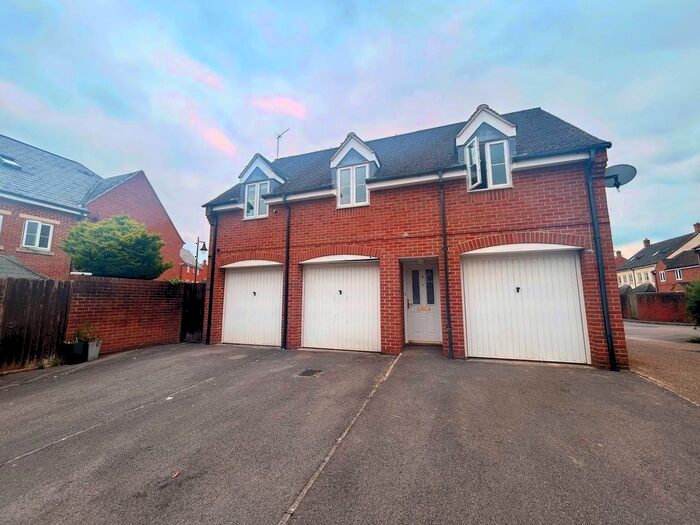 2 Bedroom Property To Rent In Capella Crescent, Swindon, SN25