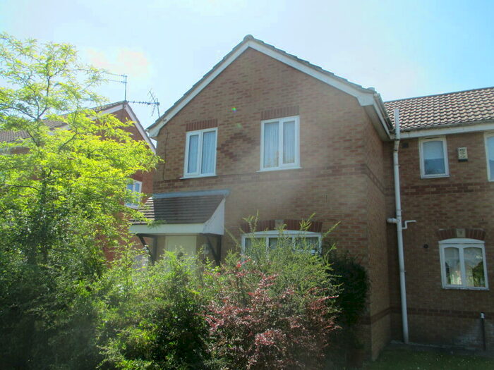 3 Bedroom Semi-Detached House To Rent In Rotheram Close, L36