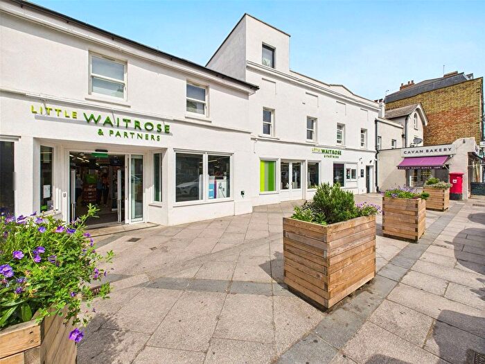 1 Bedroom Flat To Rent In High Street, Hampton Hill, Hampton, TW12