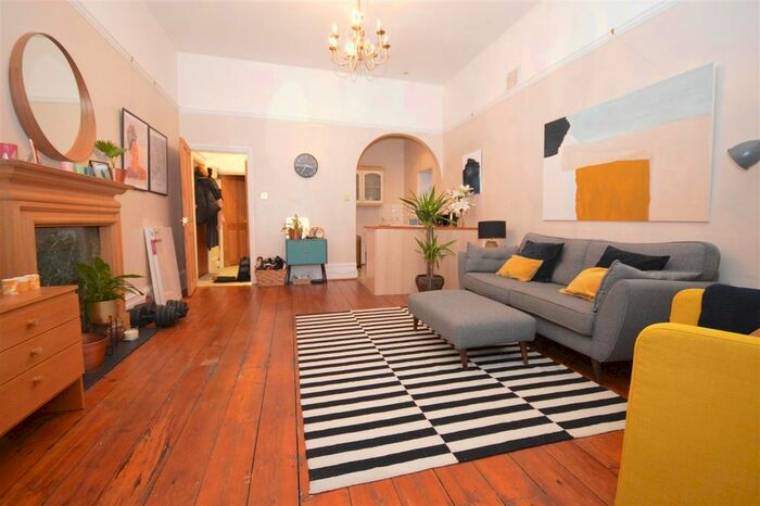 1 Bedroom Flat To Rent In Sheen Road, Richmond TW10