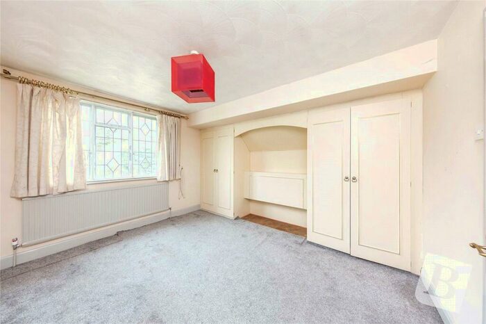 5 Bedroom Detached House To Rent In Ayloffs Close, Emerson Park, RM11