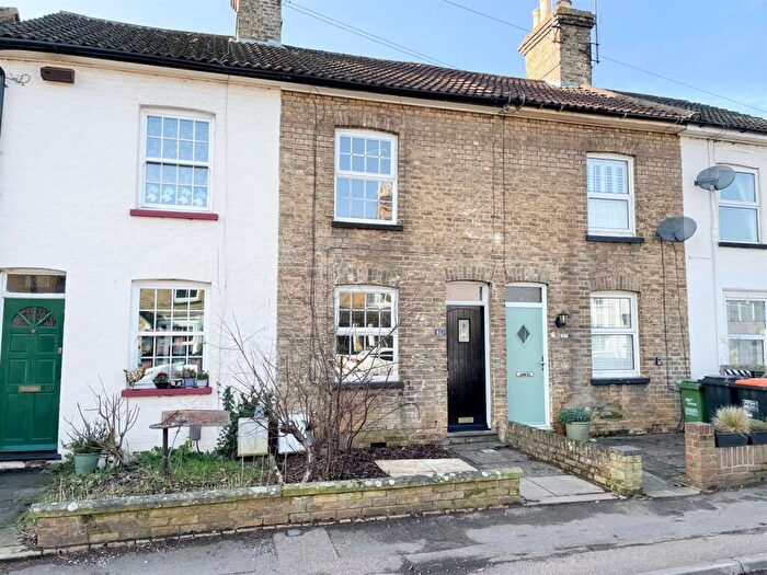 2 Bedroom House To Rent In Plantation Road, Leighton Buzzard, Bedfordshire, LU7