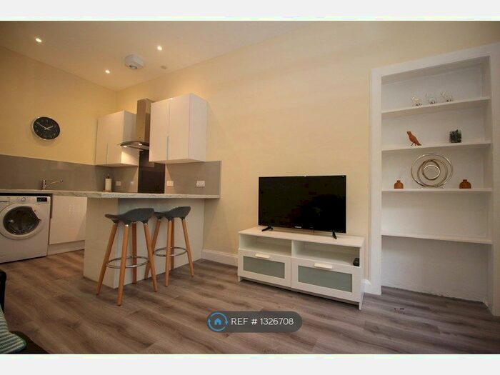 1 Bedroom Flat To Rent In Stewart Terrace, Edinburgh EH11