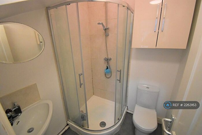 10 Bedroom End Of Terrace House To Rent In London Road, Reading, RG1