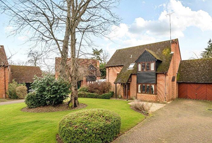 4 Bedroom Detached House For Sale In Oak Drive, Burghfield Common, Reading, Berkshire, RG7