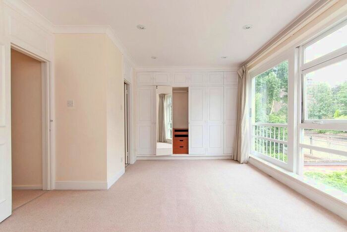 5 Bedroom Semi-Detached House To Rent In Queensmead, St. John's Wood Park, NW8