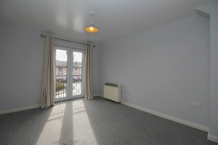 2 Bedroom Flat To Rent In Coach House Court, Loughborough, LE11