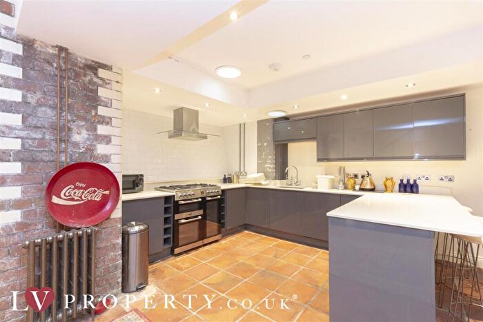 2 Bedroom Apartment To Rent In James Street, Jewellery Quarter, Birmingham, West Midlands, B3