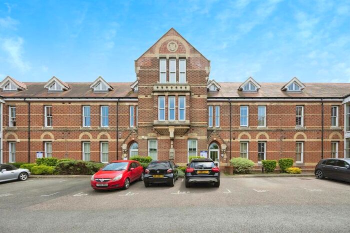 2 Bedroom Flat For Sale In George Roche Road, Canterbury, CT1