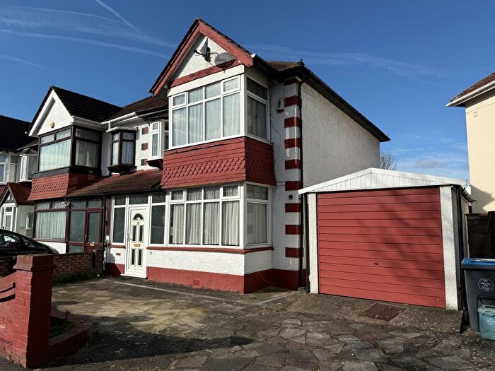 3 Bedroom Semi Detached House For Sale In Rosslyn Crescent, North Wembley, HA9