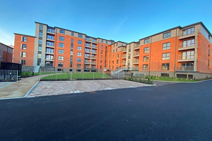2 Bedroom Apartment To Rent In Sterling Square, Silver Street, Reading, RG1