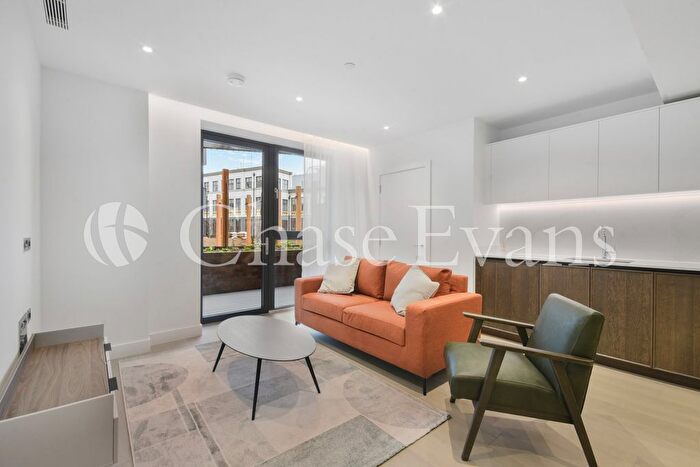 1 Bedroom Flat To Rent In Paragon Square, Clerkenwell, London, WC1X