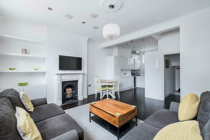 2 Bedroom Duplex To Rent In St. Peter's Street London, N1