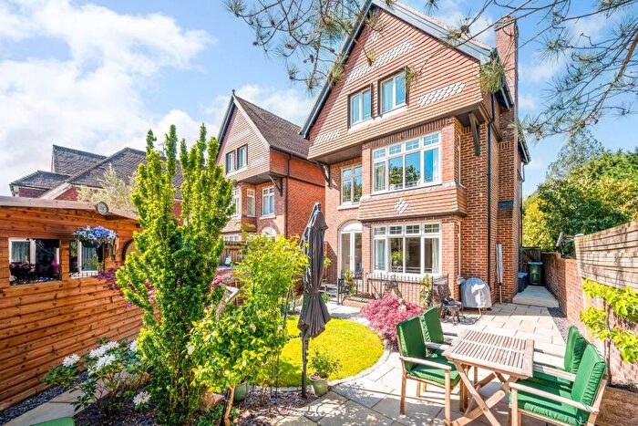 5 Bedroom Detached House For Sale In Bassett, Southampton, SO16