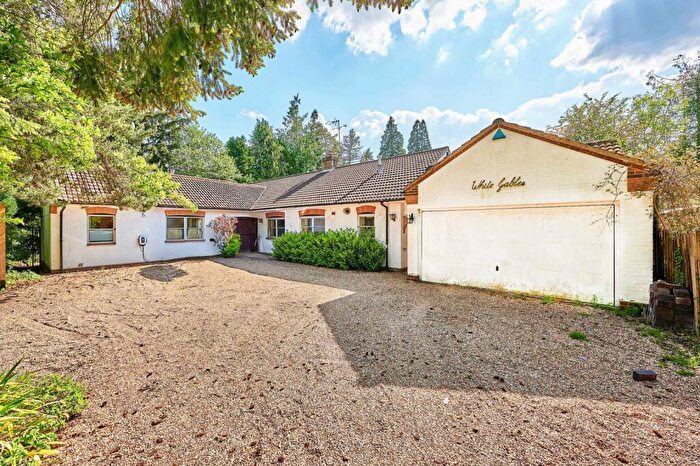 4 Bedroom Bungalow To Rent In Little Lane, Harpenden, Hertfordshire, AL5