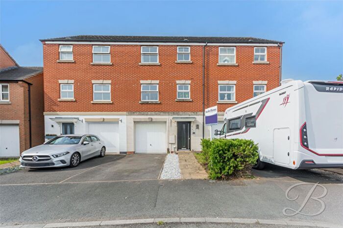 3 Bedroom Town House To Rent In Thoresby Road, Mansfield Woodhouse, Mansfield, NG19