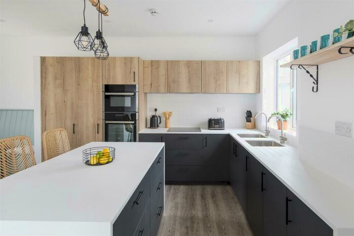 8 Bedroom House To Rent In Mackie Grove, Filton, Bristol, BS34