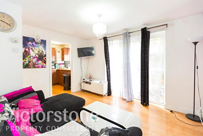 3 Bedroom Town House To Rent In St Marys Court, Rainhill Way, Bow, London, E3