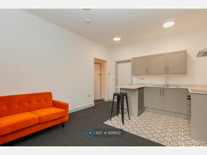 1 Bedroom Flat To Rent In Kings Road, Kings Heath, Birmingham, B14