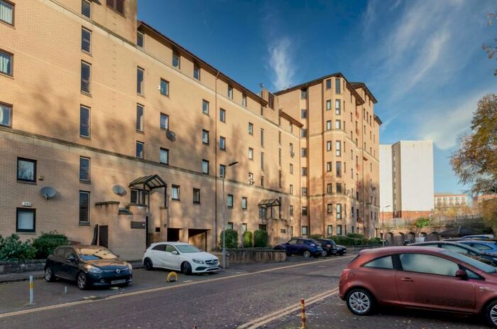 2 Bedroom Flat To Rent In Parsonage Square, Merchant City, Glasgow, G4
