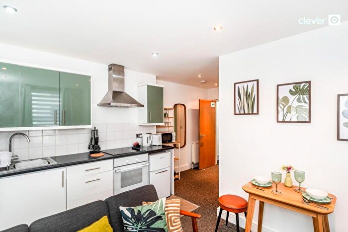 1 Bedroom Apartment For Sale In Queen Anne Terrace, Plymouth, PL4