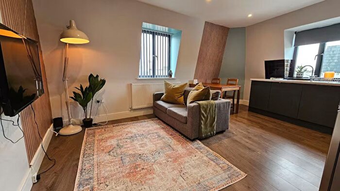 1 Bedroom Flat To Rent In Queens Crescent, Kentish Town, NW5