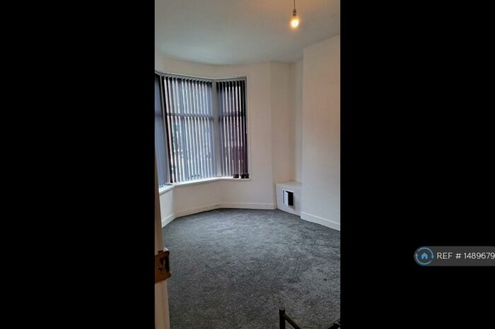5 Bedroom Terraced House To Rent In Willow Street, Burnley, BB12