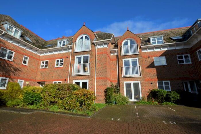 2 Bedroom Flat To Rent In Bedroom Apartment With Parking, Culverden Park Road, Tunbridge Wells, TN4