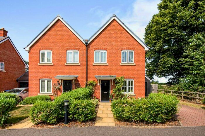 3 Bedroom Semi-Detached House For Sale In Marlow Green, Bishops Itchington, Southam, Warwickshire, CV47