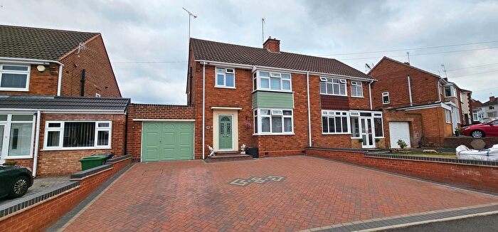 3 Bedroom Semi-Detached House For Sale In Oak Park Road, Wordsley, Stourbridge, DY8