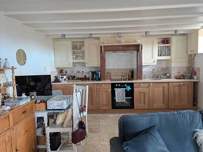 1 Bedroom Bungalow To Rent In Daniell Road, Truro, TR1