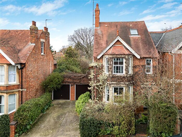 4 Bedroom Semi-Detached House For Sale In Divinity Road, Oxford, OX4