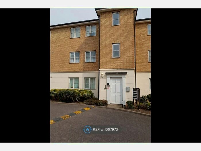 2 Bedroom Flat To Rent In Broad Street, Dagenham, RM10