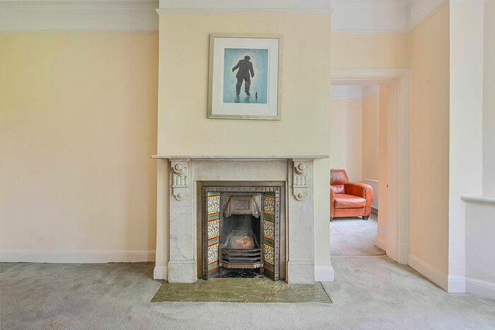 1 Bedroom Flat To Rent In Sutton Lane North, Turnham Green, London, W4