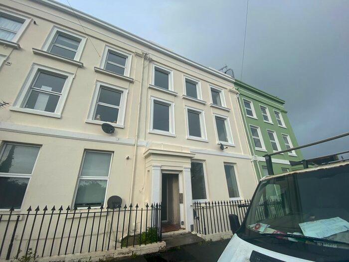 2 Bedroom Flat To Rent In Victoria Place, Stonehouse, Plymouth, PL1