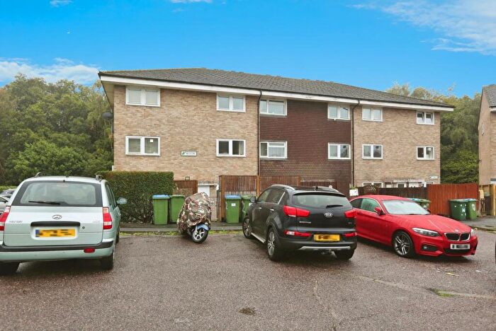 2 Bedroom Maisonette For Sale In Wadhurst Gardens, Southampton, Hampshire, SO19