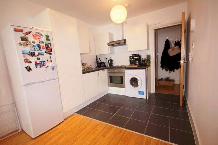 1 Bedroom Flat To Rent In Brixton Road, Brixton, SW9