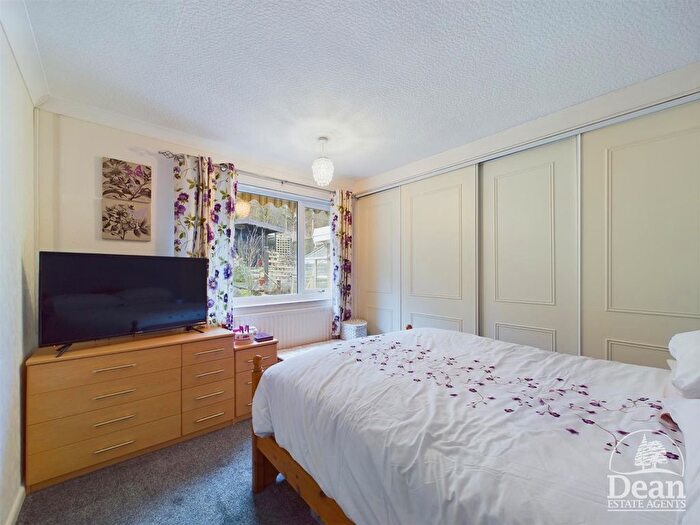 2 Bedroom Detached Bungalow For Sale In Springfield Drive, Cinderford, GL14