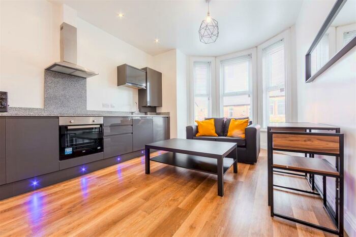 2 Bedroom Apartment To Rent In Queens Road, Jesmond, Newcastle Upon Tyne, NE2