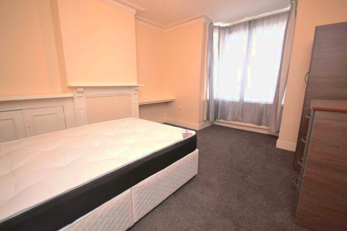 4 Bedroom Terraced House To Rent In St Peters Road, Reading, RG6