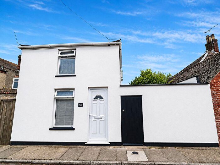 2 Bedroom Detached House For Sale In Bath Hill, Great Yarmouth, NR30