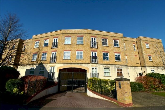 2 Bedroom Apartment To Rent In Dickens Heath Road, Shirley, Solihull, West Midlands, B90