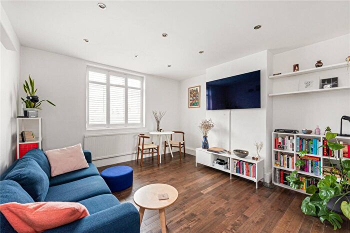 1 Bedroom Apartment For Sale In Highbury Estate, London, N5